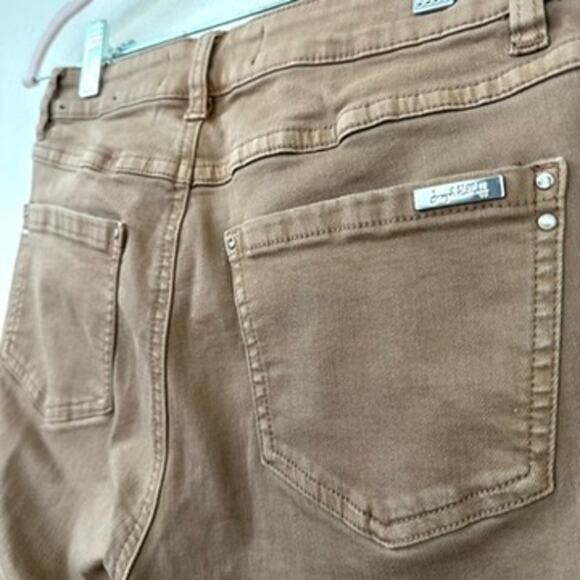 Joseph Ribkoff Jeans, Size 6, Excellent Preowned Condition - Picture 5 of 6